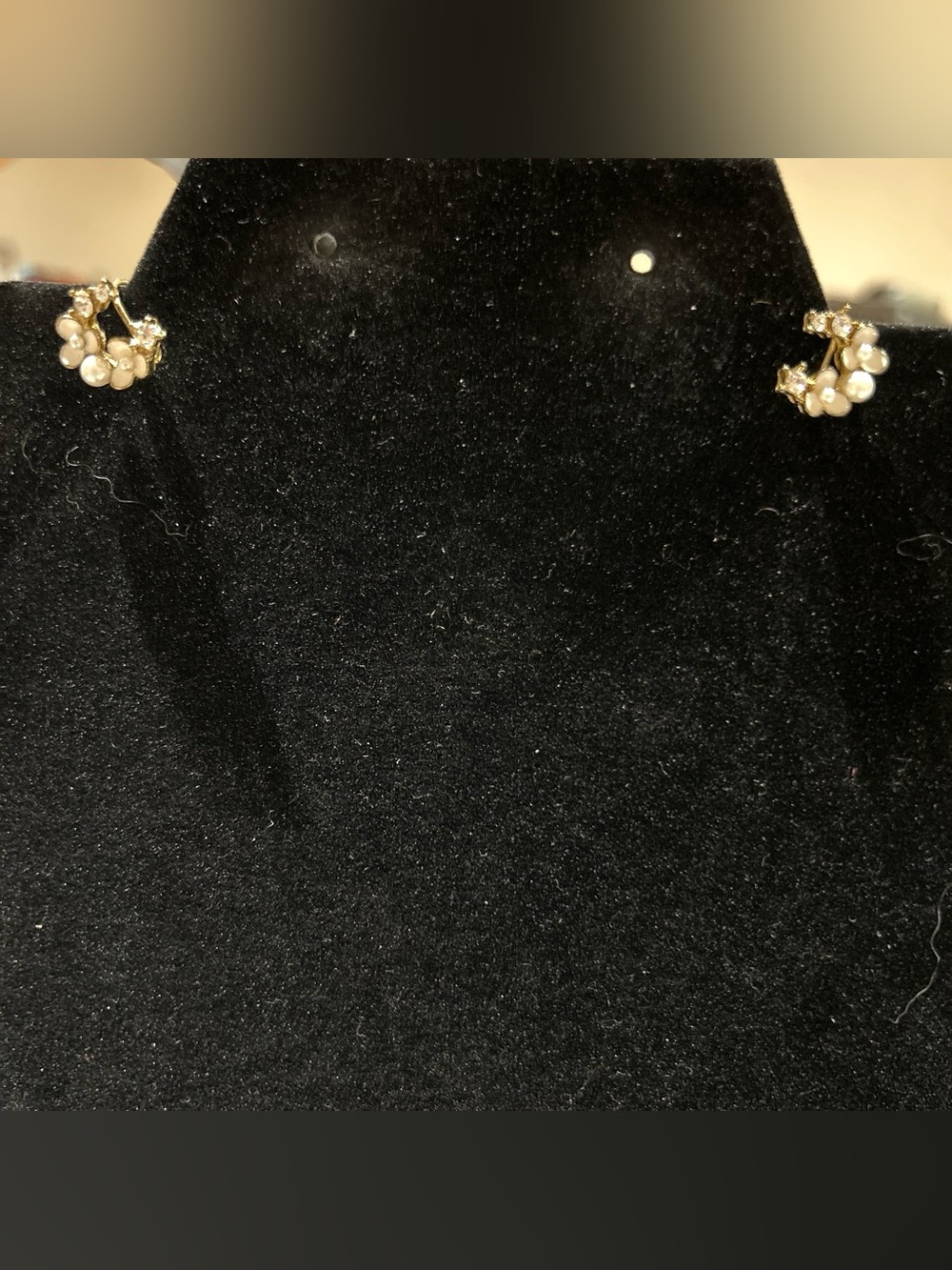 Gold color with faux pearl clip on earrings